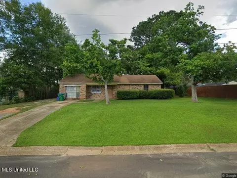 102 Beeson St, Gulfport, MS 39503