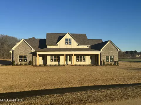 1686 Tributary Dr, Hernando, MS 38632