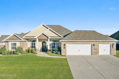 8016 Village Green Dr, Biloxi, MS 39532