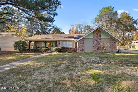 144 Riviera Dr, Jackson, MS 39211