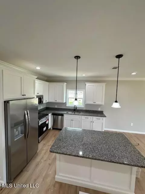 Kitchen - 3171 Tannertown Rd #5, Lucedale, MS 39452 photo 3 of 6
