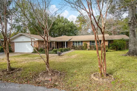 6213 Poco Rd, Ocean Springs, MS 39564