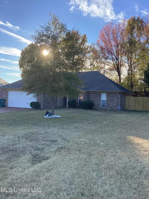 7823 Nathan Sawyer Dr, Southaven, MS 38671