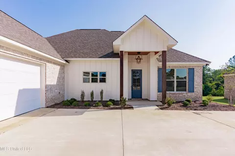 Exterior - 128 Catherine Blvd, Clinton, MS 39056 photo 5 of 20