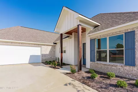 Exterior - 128 Catherine Blvd, Clinton, MS 39056 photo 4 of 20