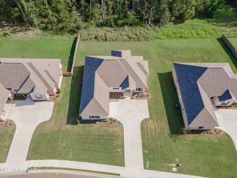 View/Area - 128 Catherine Blvd, Clinton, MS 39056 photo 1 of 2