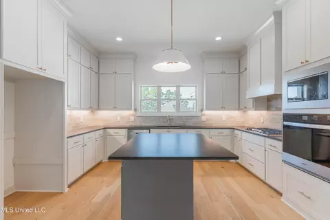 Kitchen - 128 Catherine Blvd, Clinton, MS 39056 photo 1 of 10