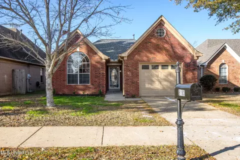 8193 Clubview Dr, Olive Branch, MS 38654