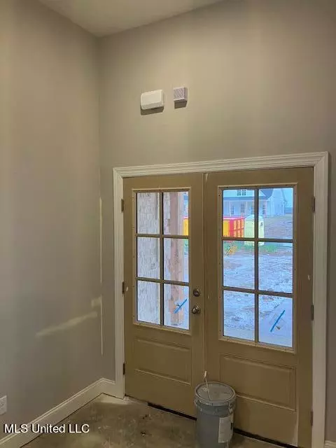 Entry Way - 1785 Baisley Dr, Nesbit, MS 38651 photo 1 of 2