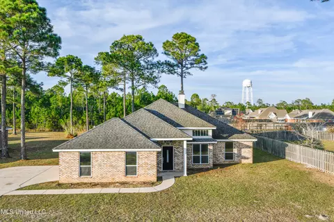 6804 Dickens Way Dr, Ocean Springs, MS 39564
