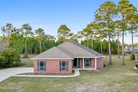 6808 Dickens Way Dr, Ocean Springs, MS 39564