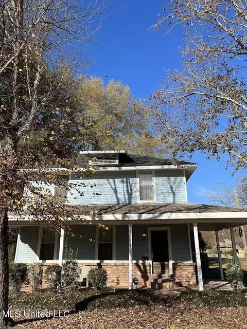 619 E Chestnut St, Charleston, MS 38921