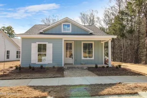 275 Carriage Ln, Starkville, MS 39759