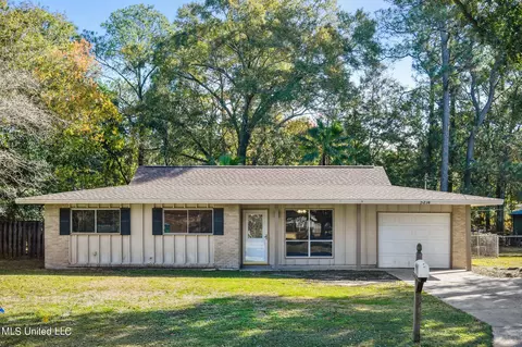 5214 Little John St, Pascagoula, MS 39581