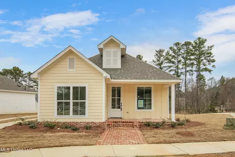 239 Carriage Ln, Starkville, MS 39759