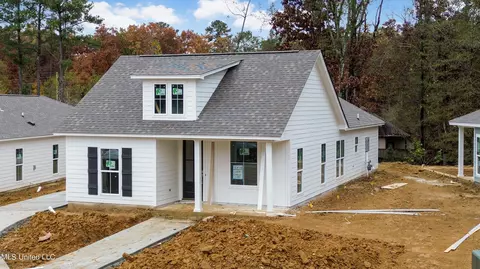 259 Carriage Ln, Starkville, MS 39759