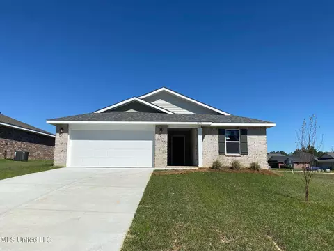 18136 Tiffany Renee Dr, Gulfport, MS 39503