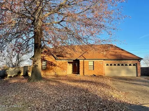 976 Birchfield Pl, Southaven, MS 38671