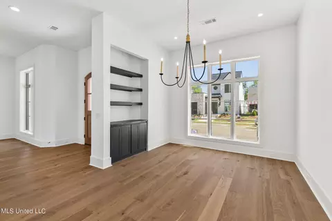Dining - 104 Water St, Madison, MS 39110 photo 1 of 1