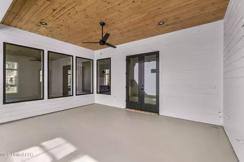 Exterior - 104 Water St, Madison, MS 39110 photo 4 of 8