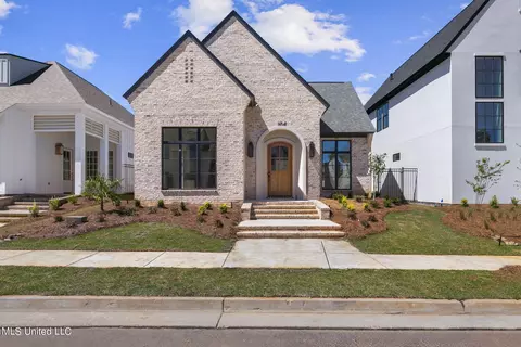 104 Water St, Madison, MS 39110
