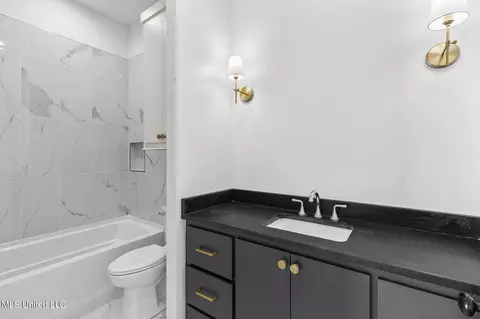 Bath - 104 Water St, Madison, MS 39110 photo 1 of 2