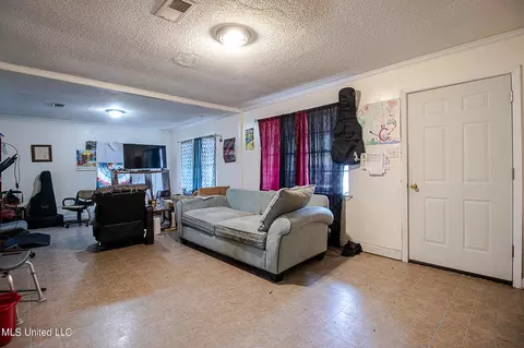 327 Lawler Ave, Long Beach, MS 39560 photo 2