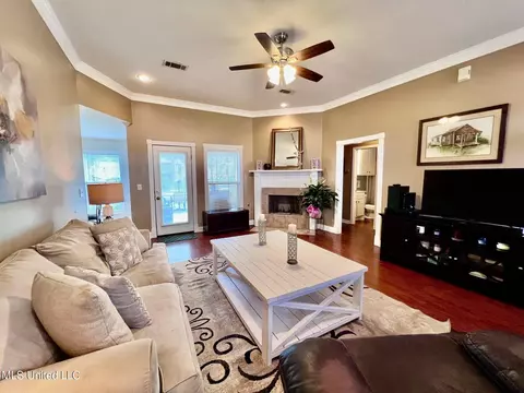 111 Cherry Laurel Cir, Pearl, MS 39208 photo 8