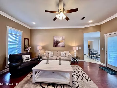 111 Cherry Laurel Cir, Pearl, MS 39208 photo 6