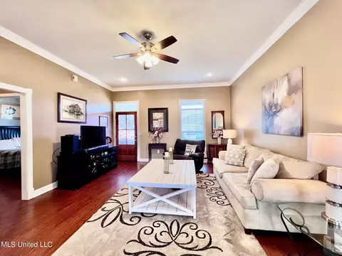 111 Cherry Laurel Cir, Pearl, MS 39208 photo 9