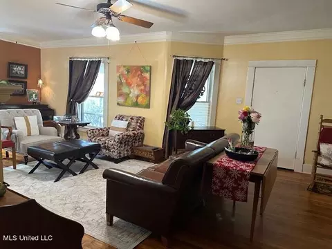 Living - 228 Fredrica Ave, Jackson, MS 39209 photo 3 of 4