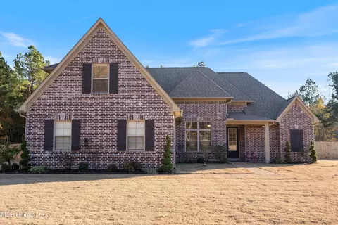 4464 Rose Marie Cv, Nesbit, MS 38651