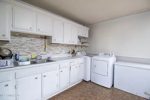 325 Ferguson Ave, Long Beach, MS 39560 photo 4