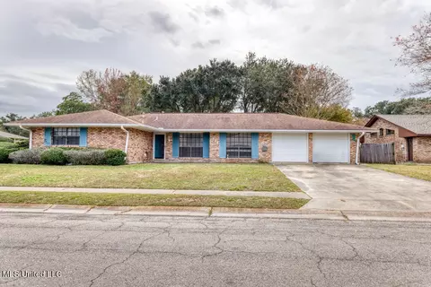 724 Parkwood Dr, Long Beach, MS 39560