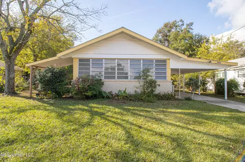241 Santini St, Biloxi, MS 39530
