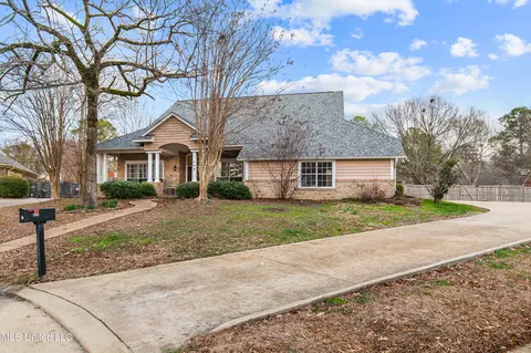 Exterior - 109 Oakbrook Ct, Brandon, MS 39047 photo 2 of 24