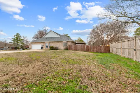 Exterior - 109 Oakbrook Ct, Brandon, MS 39047 photo 17 of 24