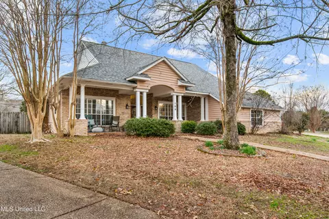 Exterior - 109 Oakbrook Ct, Brandon, MS 39047 photo 3 of 24