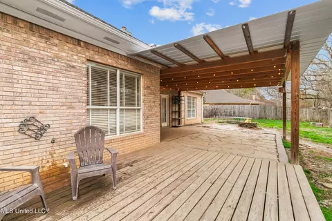 Exterior - 109 Oakbrook Ct, Brandon, MS 39047 photo 10 of 24