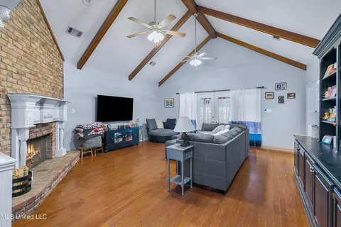 Living - 109 Oakbrook Ct, Brandon, MS 39047 photo 1 of 3