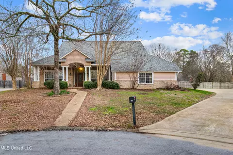 109 Oakbrook Ct, Brandon, MS 39047