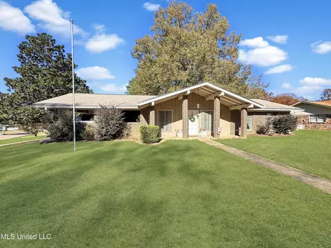 2522 Jennifer Dr, Pearl, MS 39208