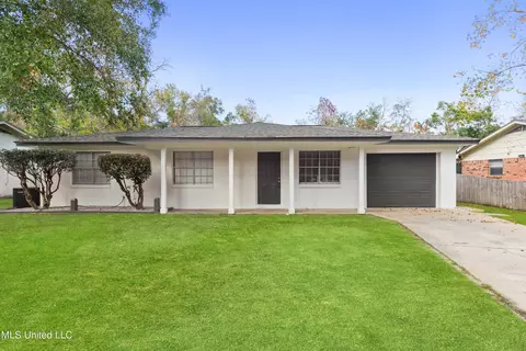 11092 East Taylor Rd, Gulfport, MS 39503