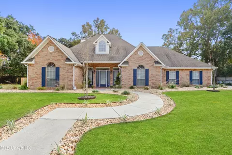 3715 Bergerac Ln, Ocean Springs, MS 39564