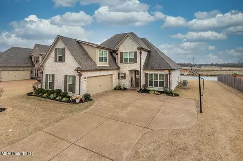 6591 W Broadwing Cir, Olive Branch, MS 38654