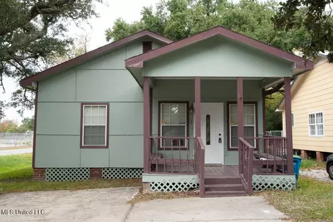 615 Mckinley Ave, Pascagoula, MS 39567