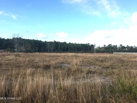 8580 Old Ccc Camp Rd, Ocean Springs, MS 39564