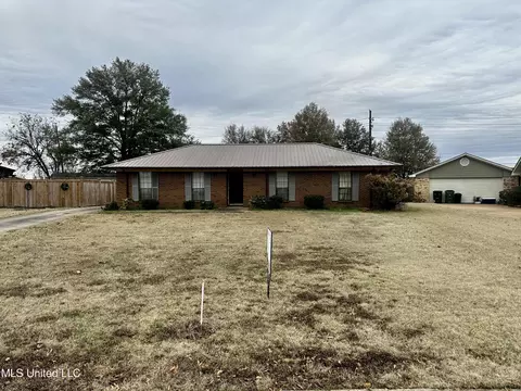 2003 Baxter Ave, Greenwood, MS 38930