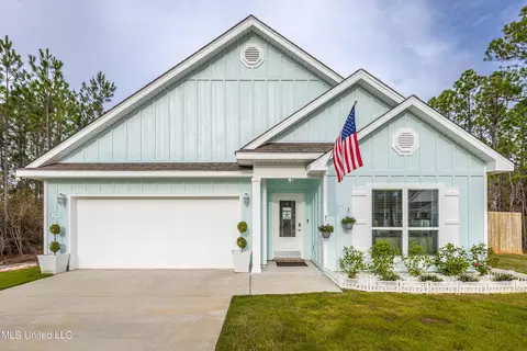 7700 Coral Ln, Ocean Springs, MS 39564