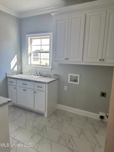 886 Glenwild Cir, Canton, MS 39046 photo 10